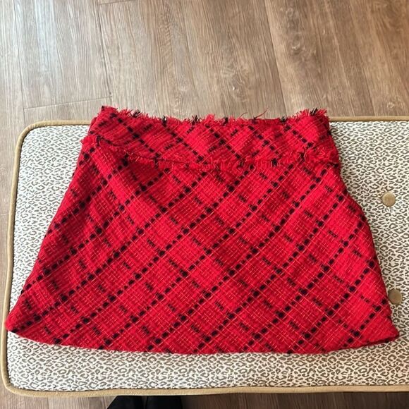 Plaid Red & Black Skirt - Picture 2 of 7